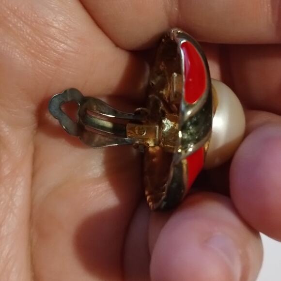 Vintage Gold Tone Red Green Faux Pearl Non-Pierced Clip-On Earrings - Picture 4 of 5